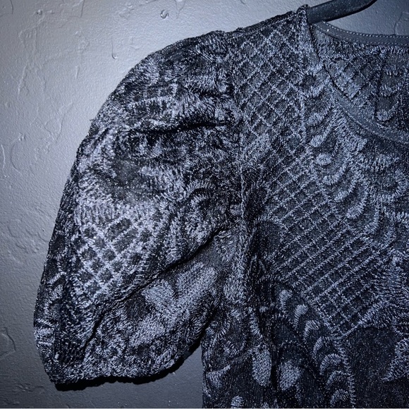 Peach Black Lace Blouse, balloon sleeve back zipper Size: M  like New - Picture 7 of 7